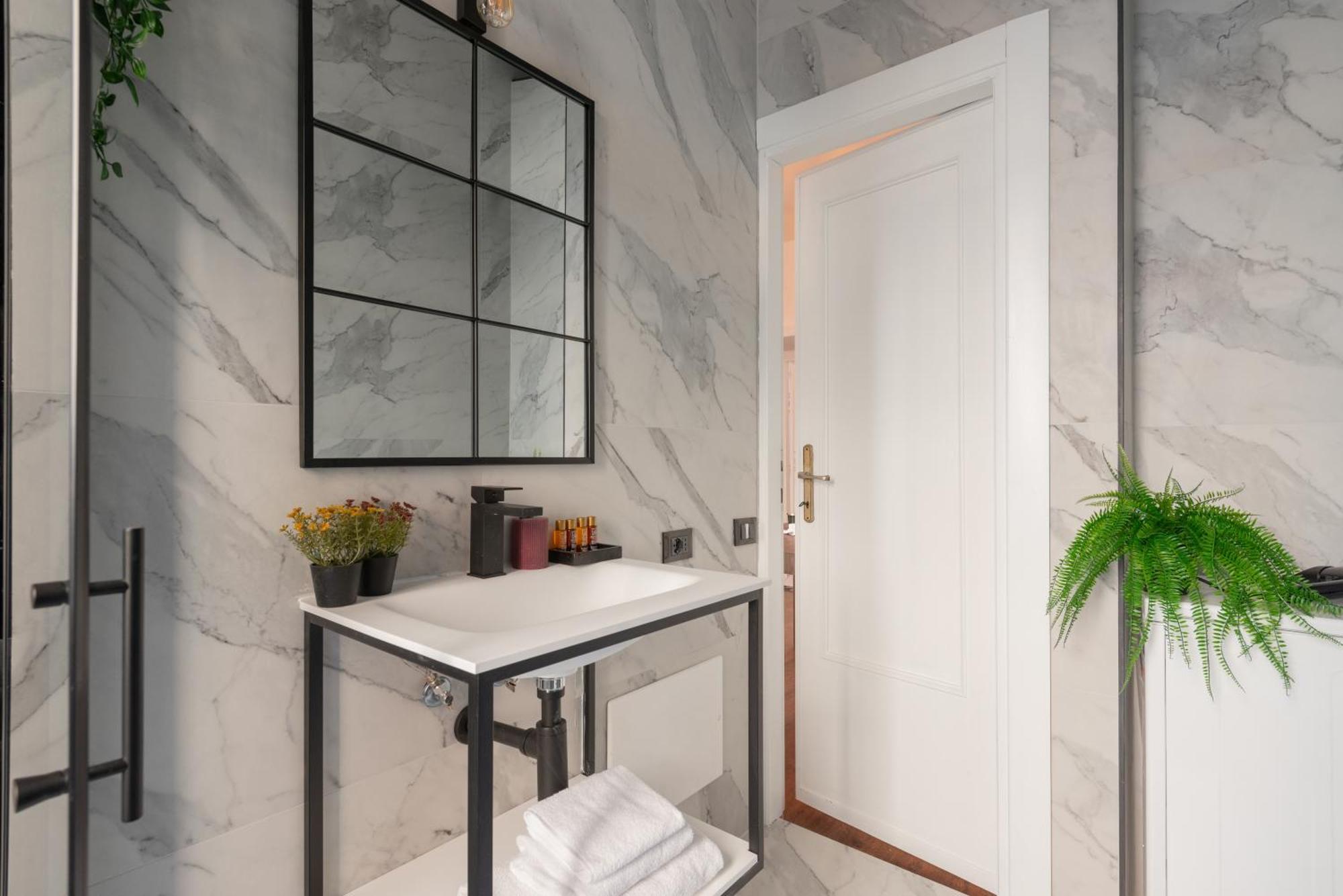 Jacuzzi Termini Apartment Рим Екстериор снимка